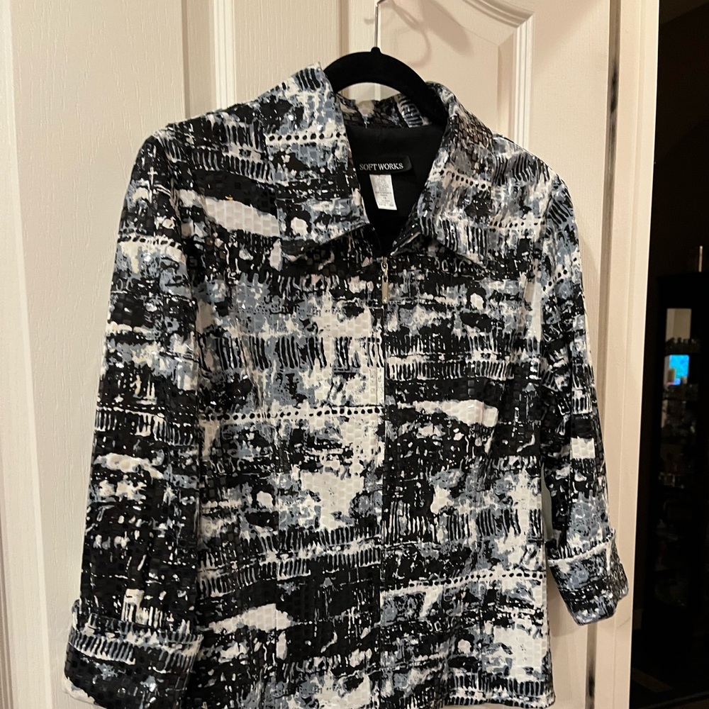 Beautiful jacket almost new size 10